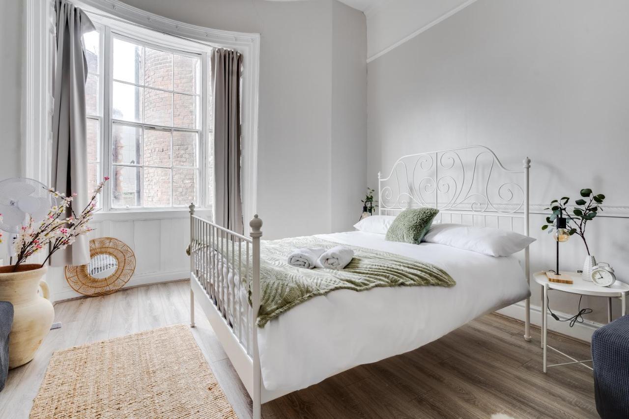 Rodney Street Townhouse & Apartments, & Stylish Apartment