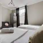 Rodney Street Townhouse & Apartments, Central & Stylish
