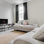 Rodney Street Townhouse & Apartments, Central & Stylish