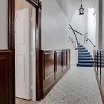 Rodney Street Townhouse & Apartments, Central & Stylish
