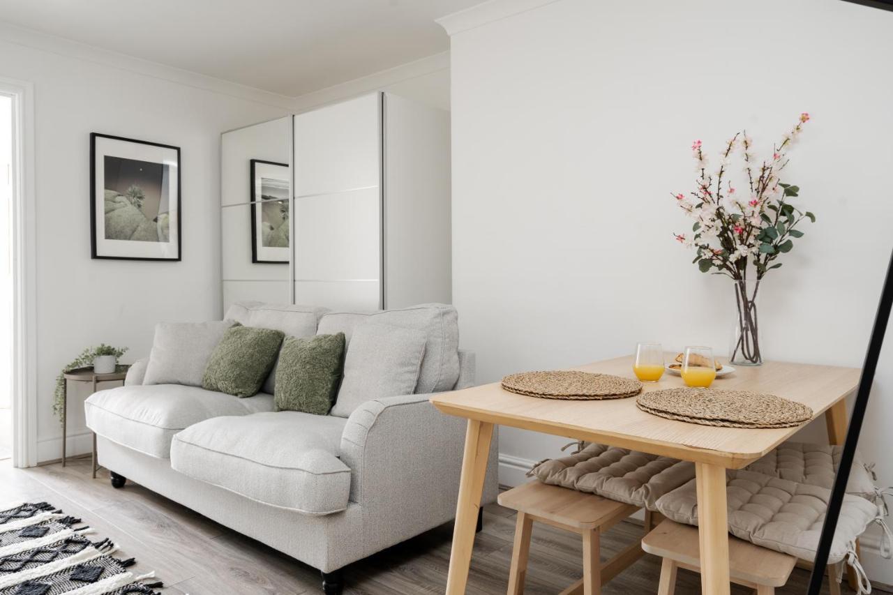 Rodney Street Townhouse & Apartments, & Stylish Apartment *